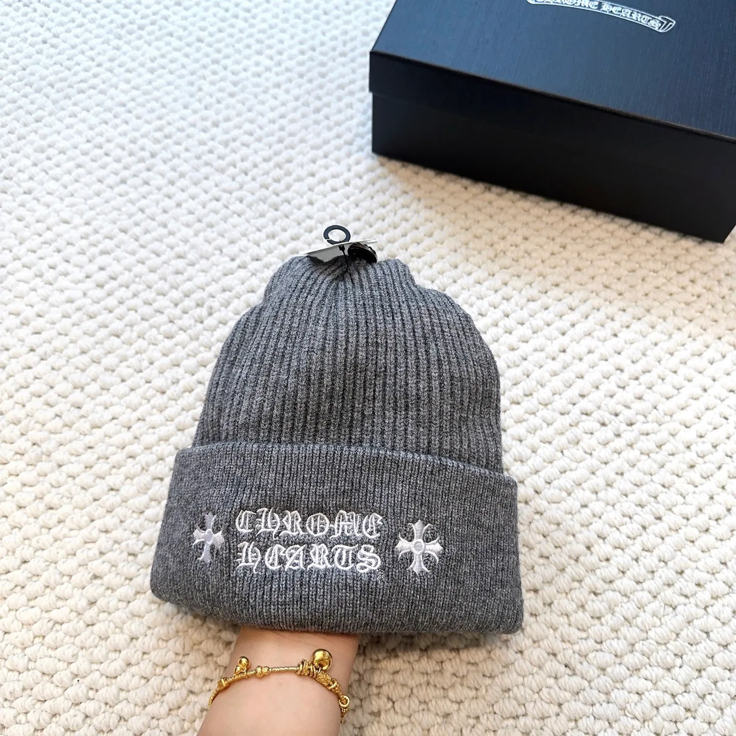 P50 🤍Chrome hearts new autumn and winter cross embroidered letter knitted hat🧶 One of the must-have hats in autumn and winter~ It really looks good on whoever wears it~, it is also a perfect match in black and white and gray in autumn~